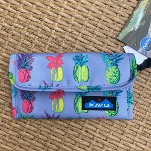 KAVU Mondo Spender Pineapple Wallet